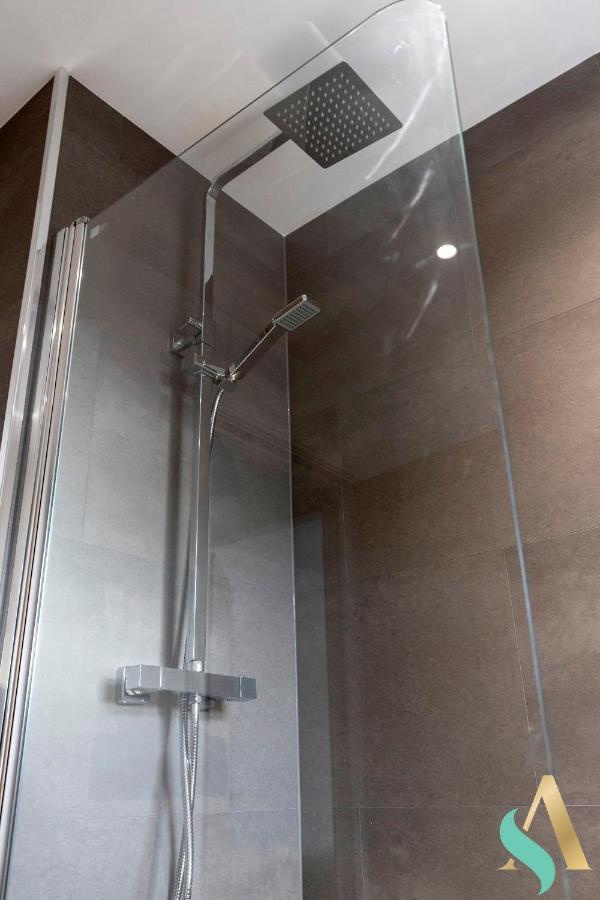 Globe Apartments Гисбъро Екстериор снимка