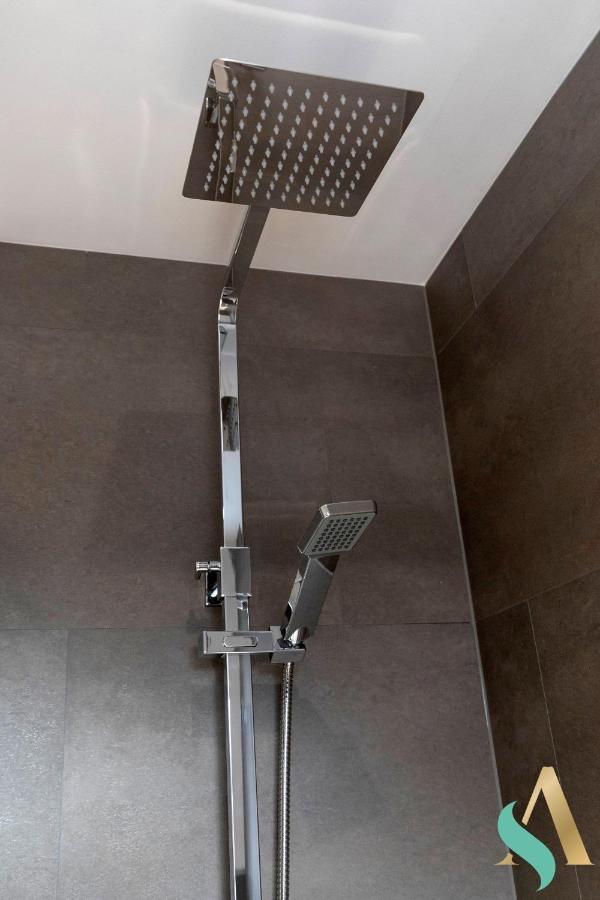 Globe Apartments Гисбъро Екстериор снимка